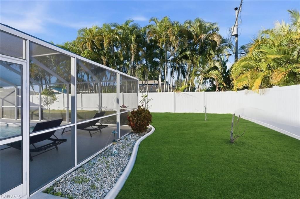 609 SE 16th Ter, Cape Coral, FL 33990 Photo