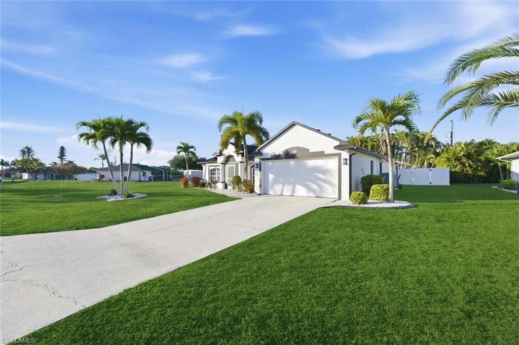 609 SE 16th Ter, Cape Coral, FL 33990 Photo