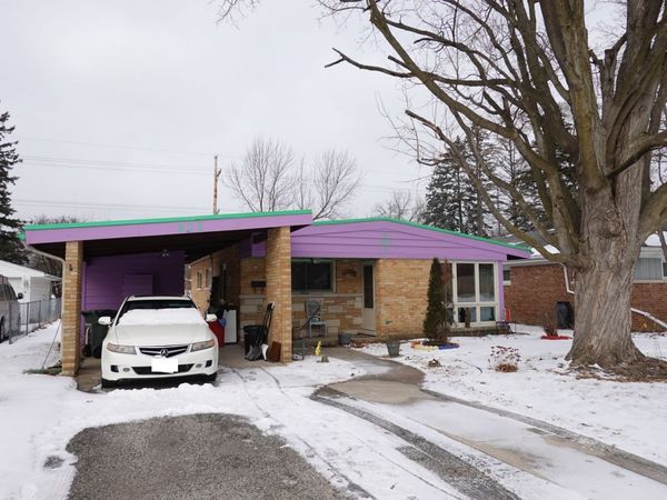 832 Mckinley Avenue, Mundelein, IL 60060