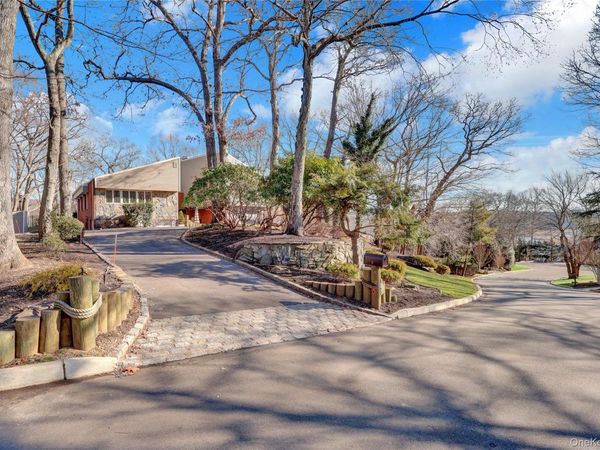 2 Riverview Terrace, Smithtown, NY 11787