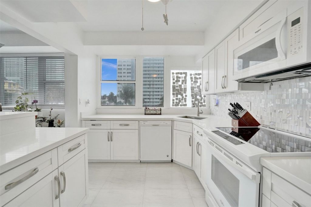 1900 S Ocean Drive, Unit 301, Fort Lauderdale, FL 33316 Photo