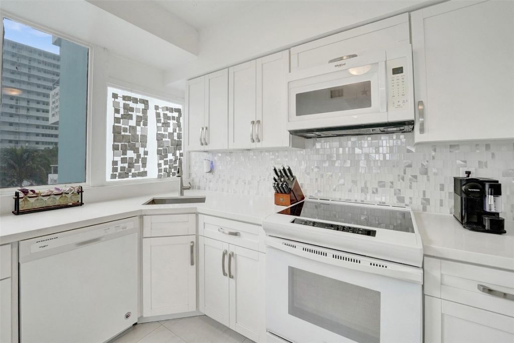 1900 S Ocean Drive, Unit 301, Fort Lauderdale, FL 33316 Photo