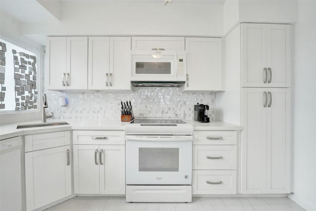 1900 S Ocean Drive, Unit 301, Fort Lauderdale, FL 33316 Photo