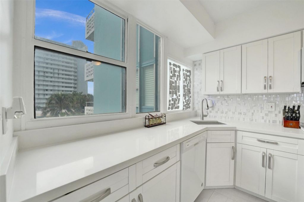 1900 S Ocean Drive, Unit 301, Fort Lauderdale, FL 33316 Photo
