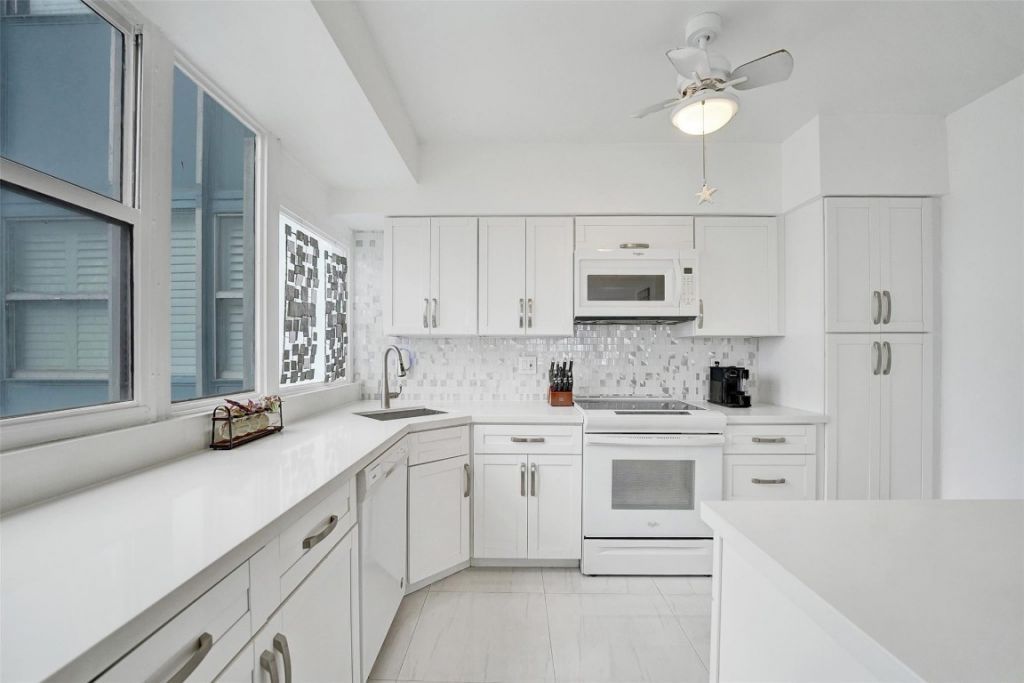 1900 S Ocean Drive, Unit 301, Fort Lauderdale, FL 33316 Photo