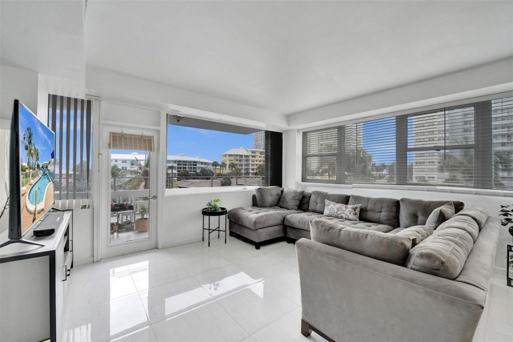 1900 S Ocean Drive, Unit 301, Fort Lauderdale, FL 33316 Photo