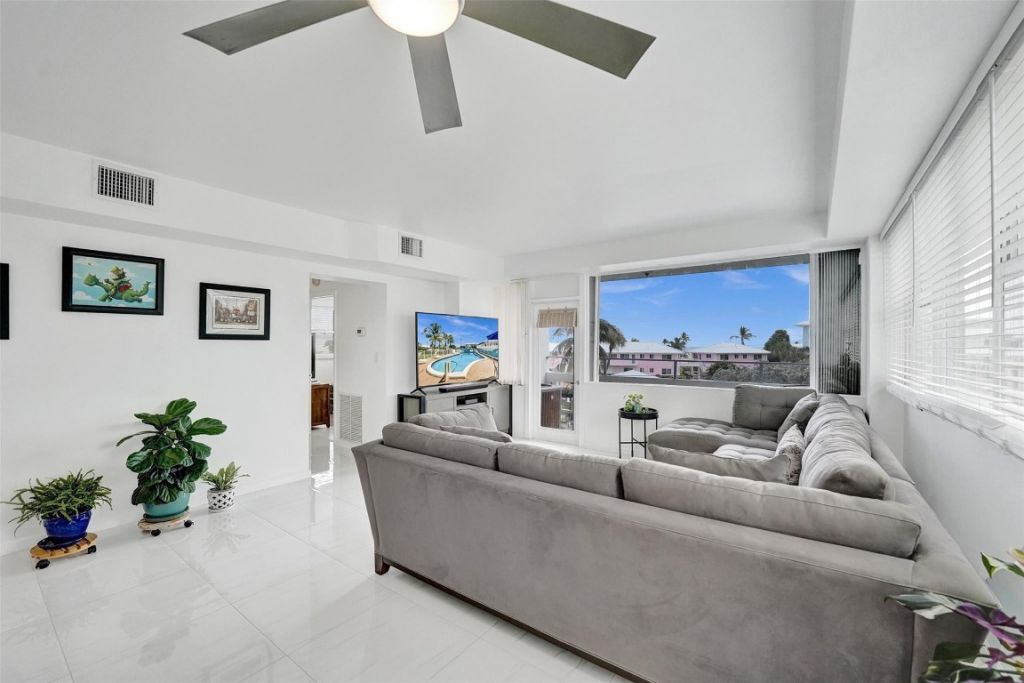 1900 S Ocean Drive, Unit 301, Fort Lauderdale, FL 33316 Photo