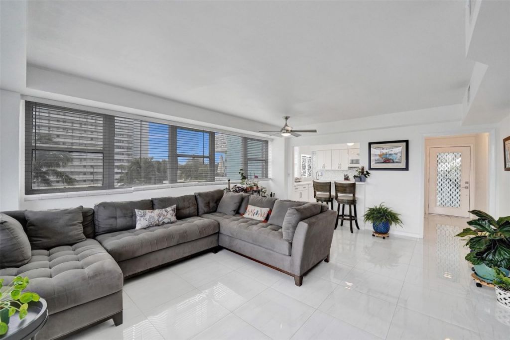 1900 S Ocean Drive, Unit 301, Fort Lauderdale, FL 33316 Photo