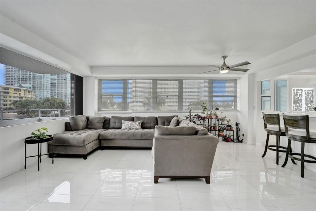 1900 S Ocean Drive, Unit 301, Fort Lauderdale, FL 33316 Photo