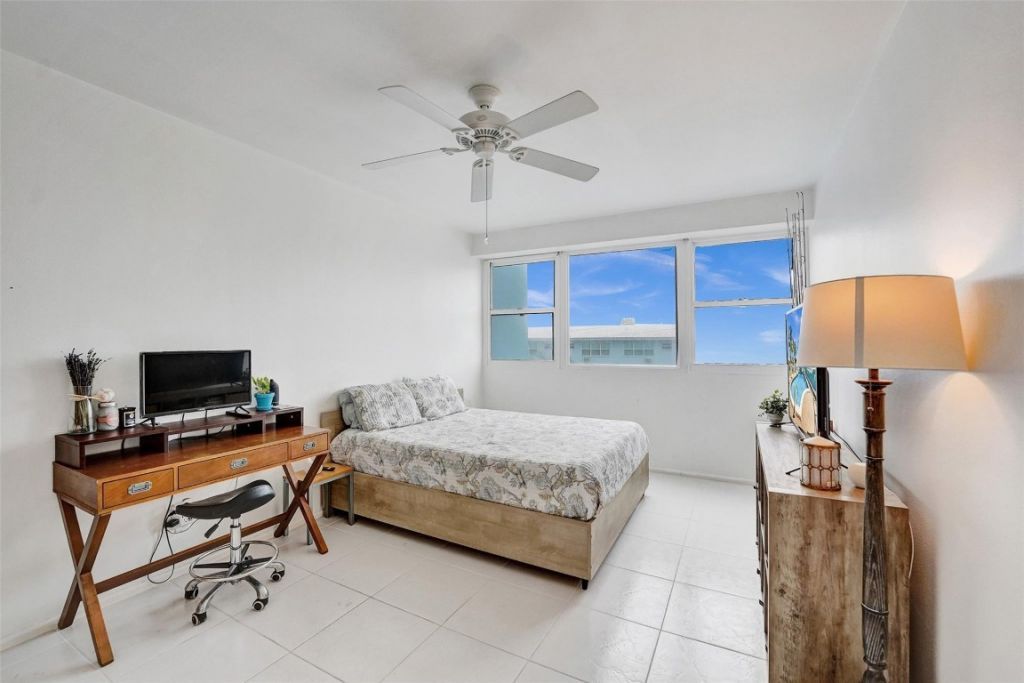 1900 S Ocean Drive, Unit 301, Fort Lauderdale, FL 33316 Photo