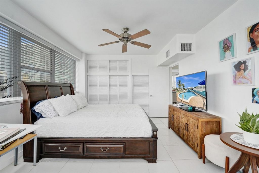 1900 S Ocean Drive, Unit 301, Fort Lauderdale, FL 33316 Photo