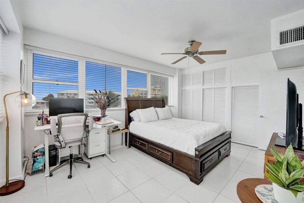1900 S Ocean Drive, Unit 301, Fort Lauderdale, FL 33316 Photo