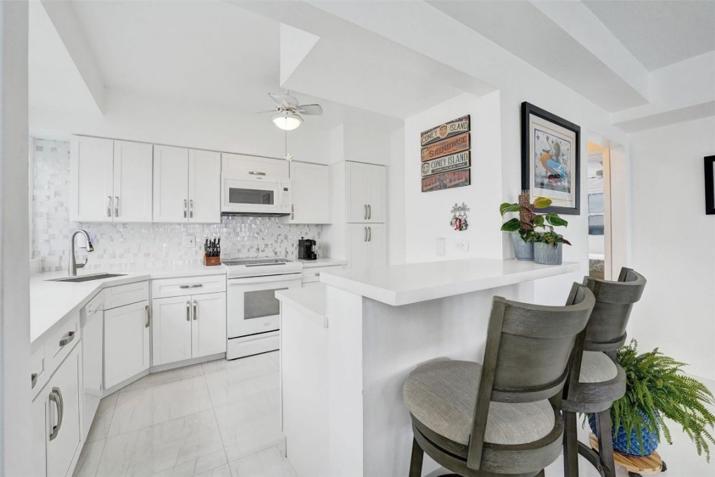 1900 S Ocean Drive, Unit 301, Fort Lauderdale, FL 33316 Photo