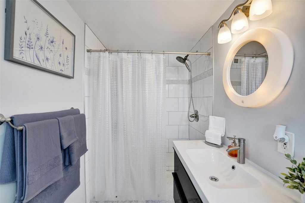 1900 S Ocean Drive, Unit 301, Fort Lauderdale, FL 33316 Photo