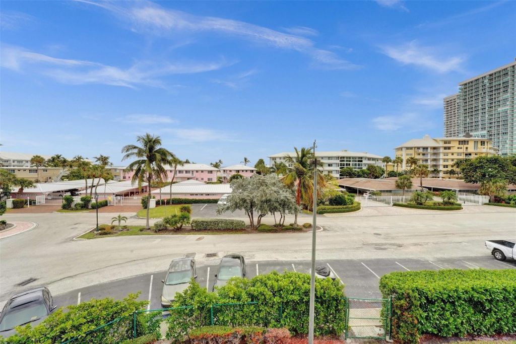 1900 S Ocean Drive, Unit 301, Fort Lauderdale, FL 33316 Photo