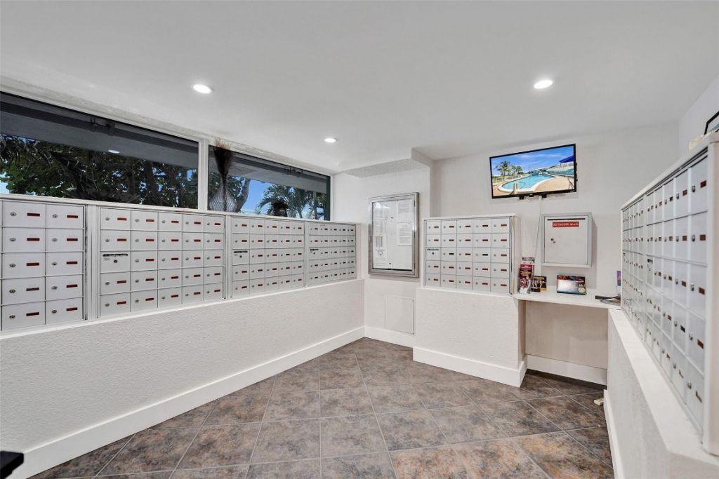 1900 S Ocean Drive, Unit 301, Fort Lauderdale, FL 33316 Photo