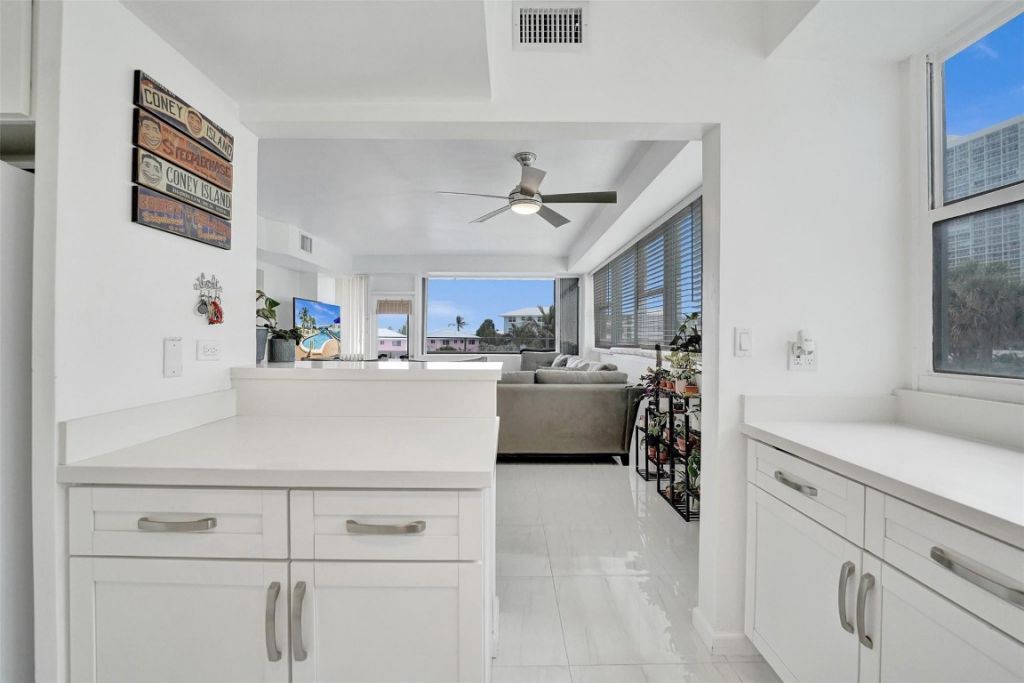 1900 S Ocean Drive, Unit 301, Fort Lauderdale, FL 33316 Photo