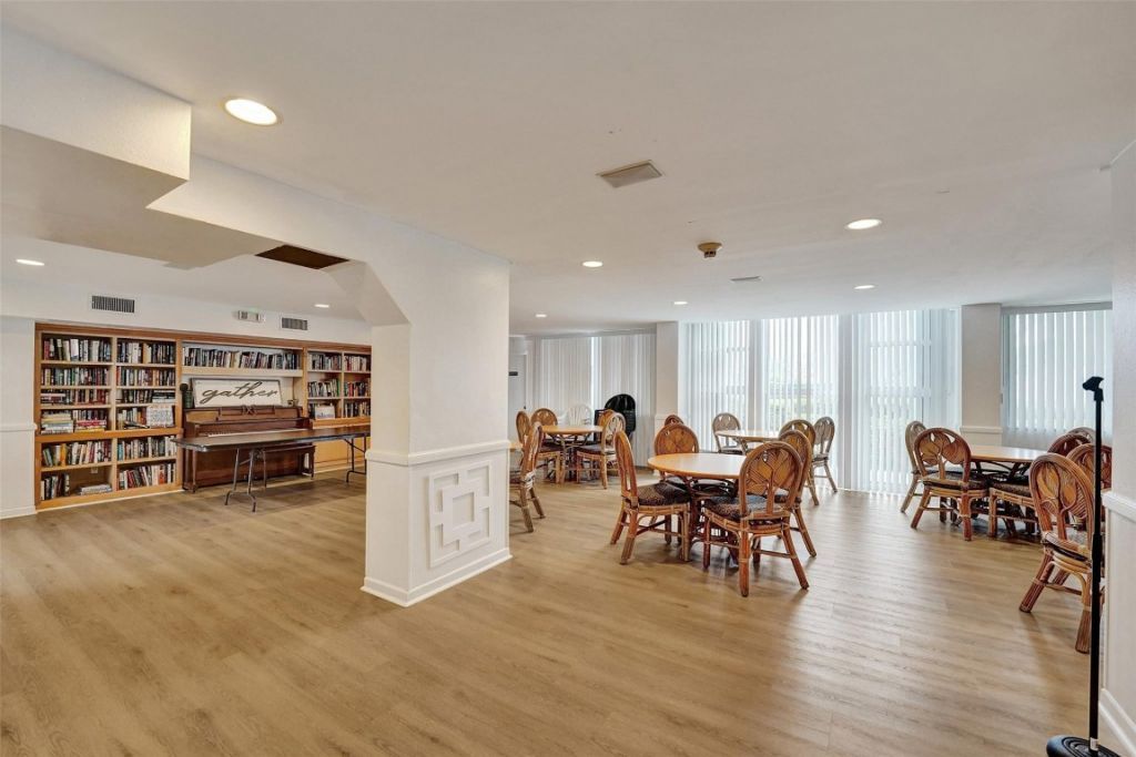 1900 S Ocean Drive, Unit 301, Fort Lauderdale, FL 33316 Photo