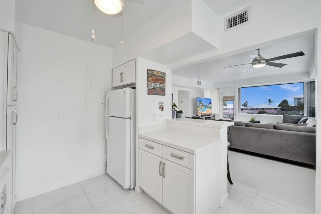 1900 S Ocean Drive, Unit 301, Fort Lauderdale, FL 33316 Photo
