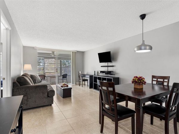 9700 Sunrise Lakes Boulevard, Unit 101, Sunrise, FL 33322