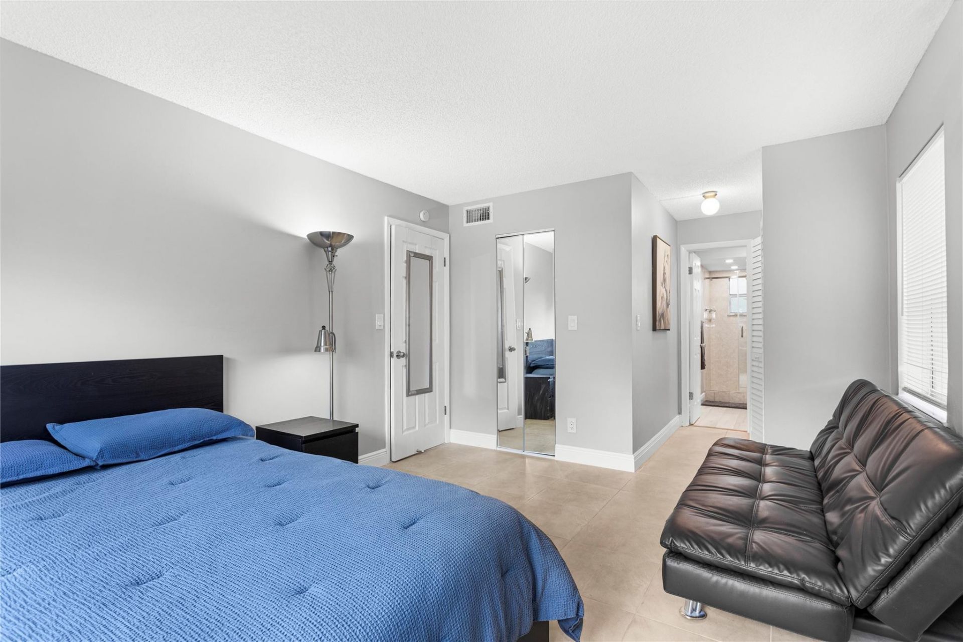9700 Sunrise Lakes Boulevard, Unit 101, Sunrise, FL 33322 Photo