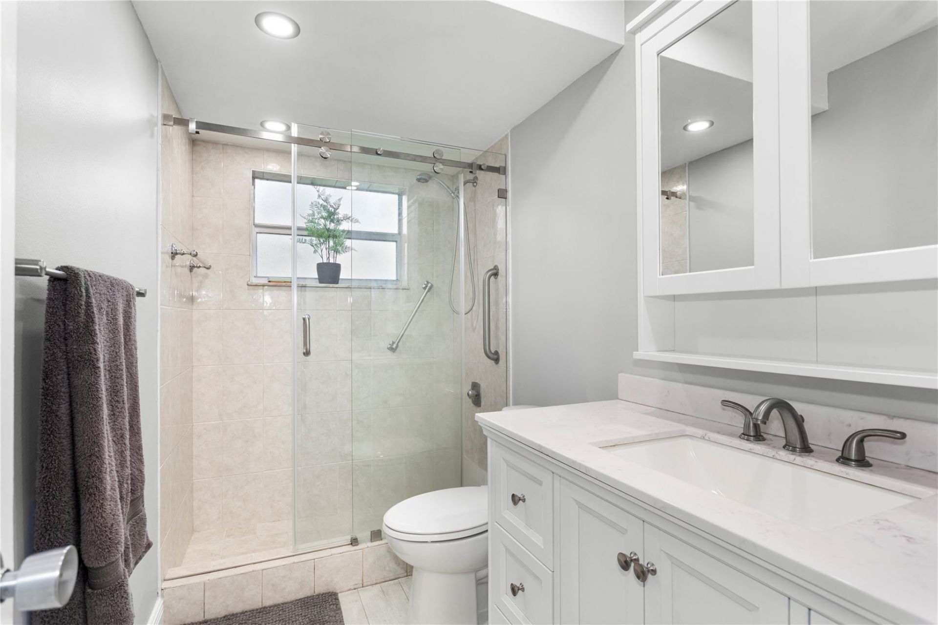 9700 Sunrise Lakes Boulevard, Unit 101, Sunrise, FL 33322 Photo