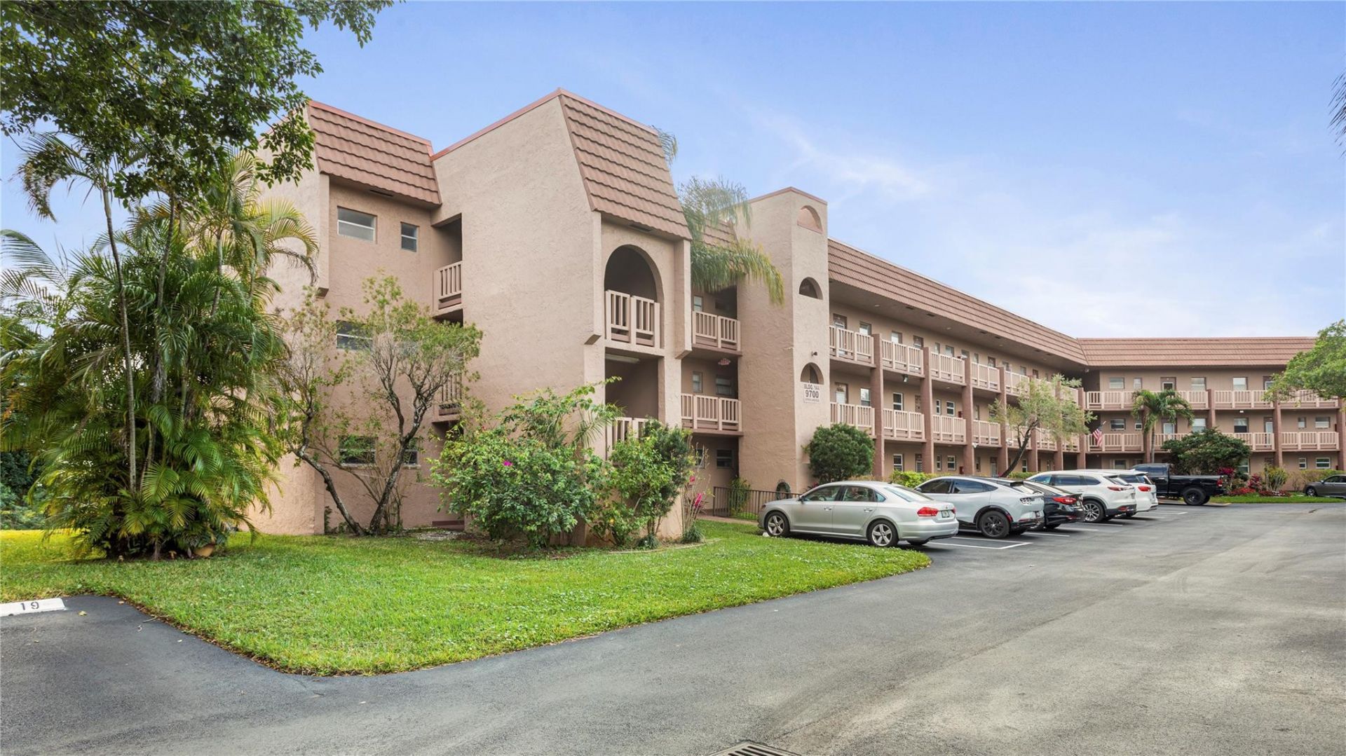 9700 Sunrise Lakes Boulevard, Unit 101, Sunrise, FL 33322 Photo