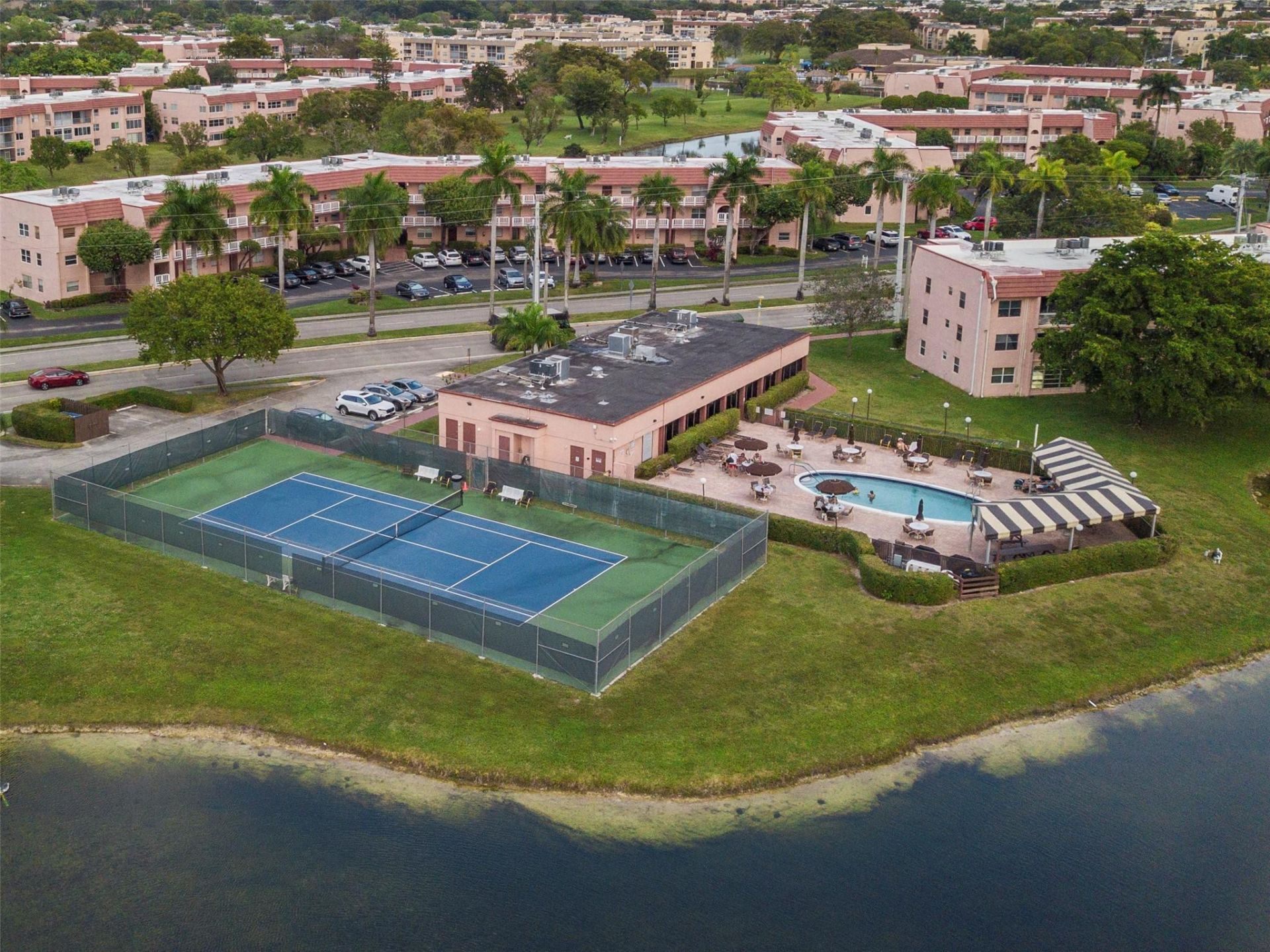 9700 Sunrise Lakes Boulevard, Unit 101, Sunrise, FL 33322 Photo