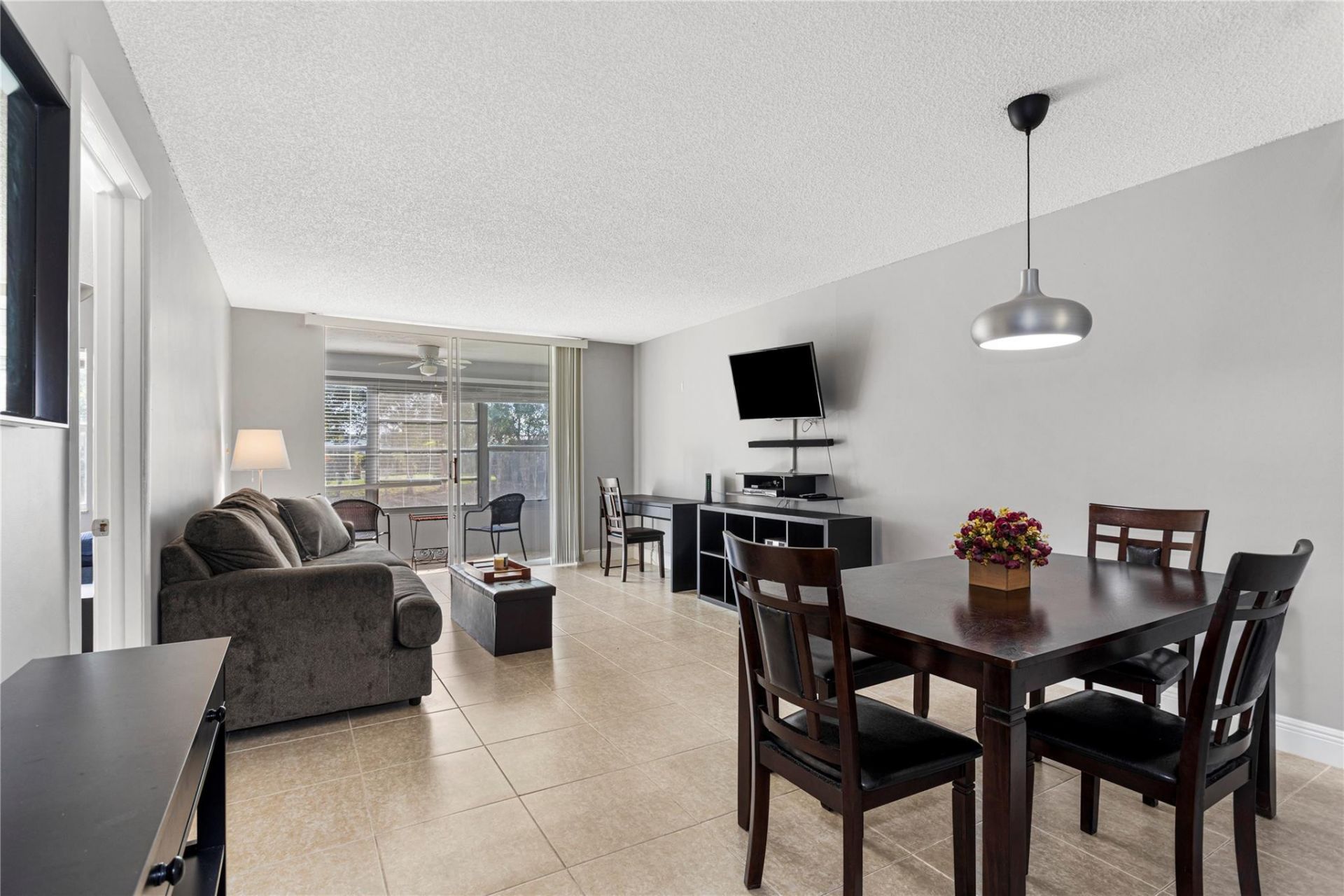 9700 Sunrise Lakes Boulevard, Unit 101, Sunrise, FL 33322 Photo