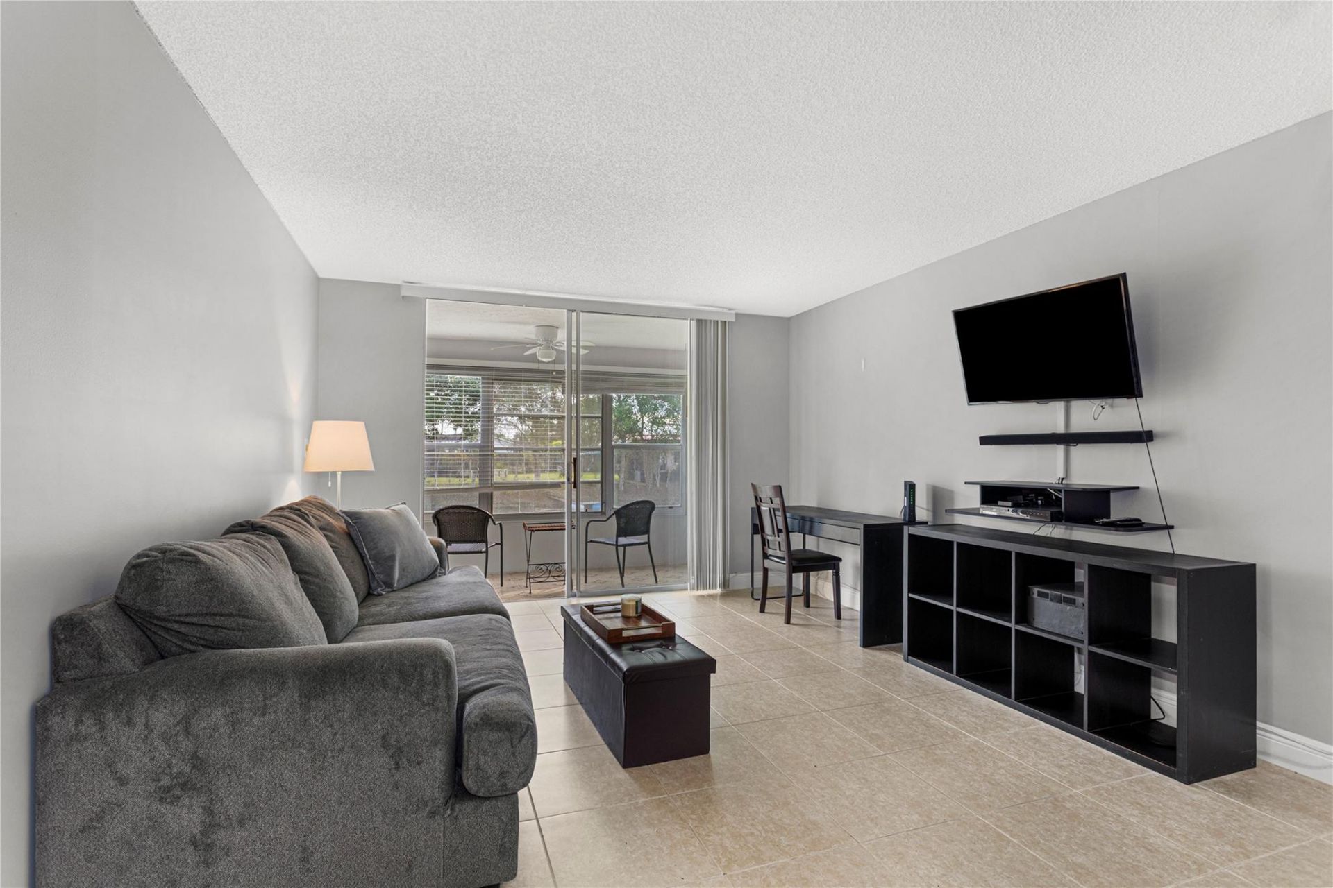 9700 Sunrise Lakes Boulevard, Unit 101, Sunrise, FL 33322 Photo