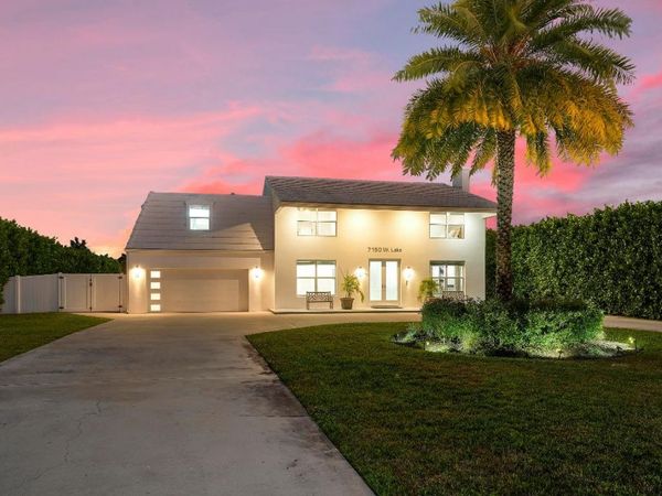 7150 W Lake Drive, Lake Clarke Shores, FL 33406