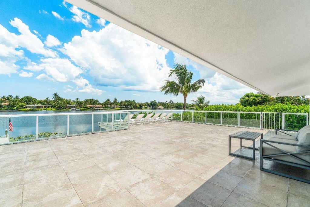 7150 W Lake Drive, Lake Clarke Shores, FL 33406 Photo