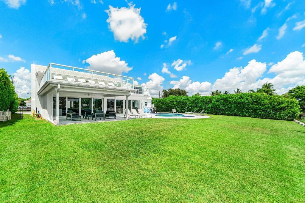 7150 W Lake Drive, Lake Clarke Shores, FL 33406 Photo