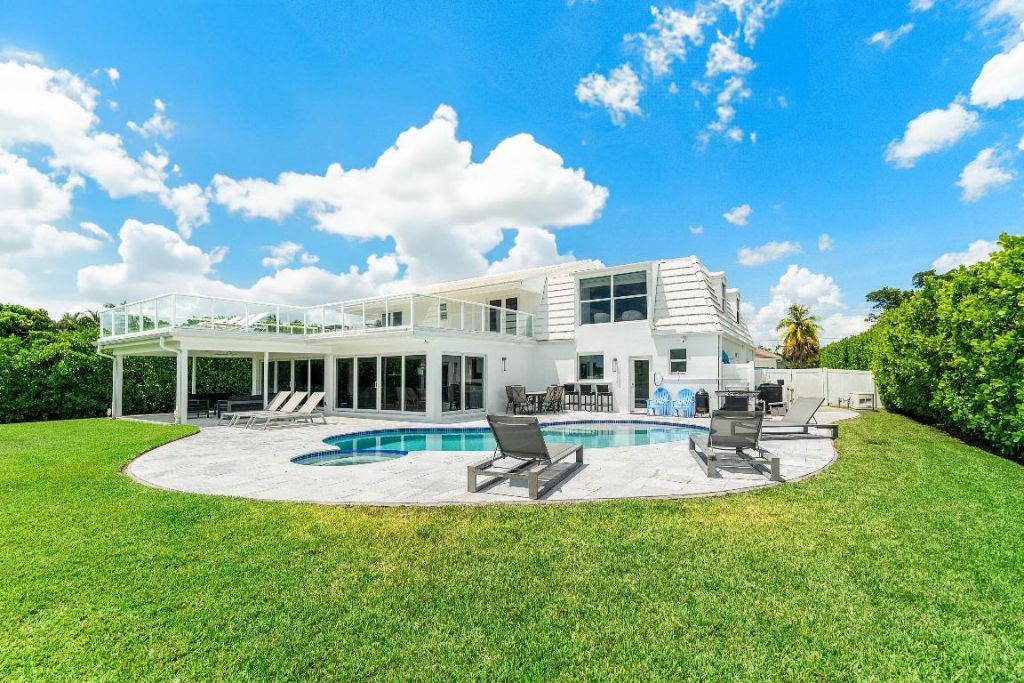 7150 W Lake Drive, Lake Clarke Shores, FL 33406 Photo