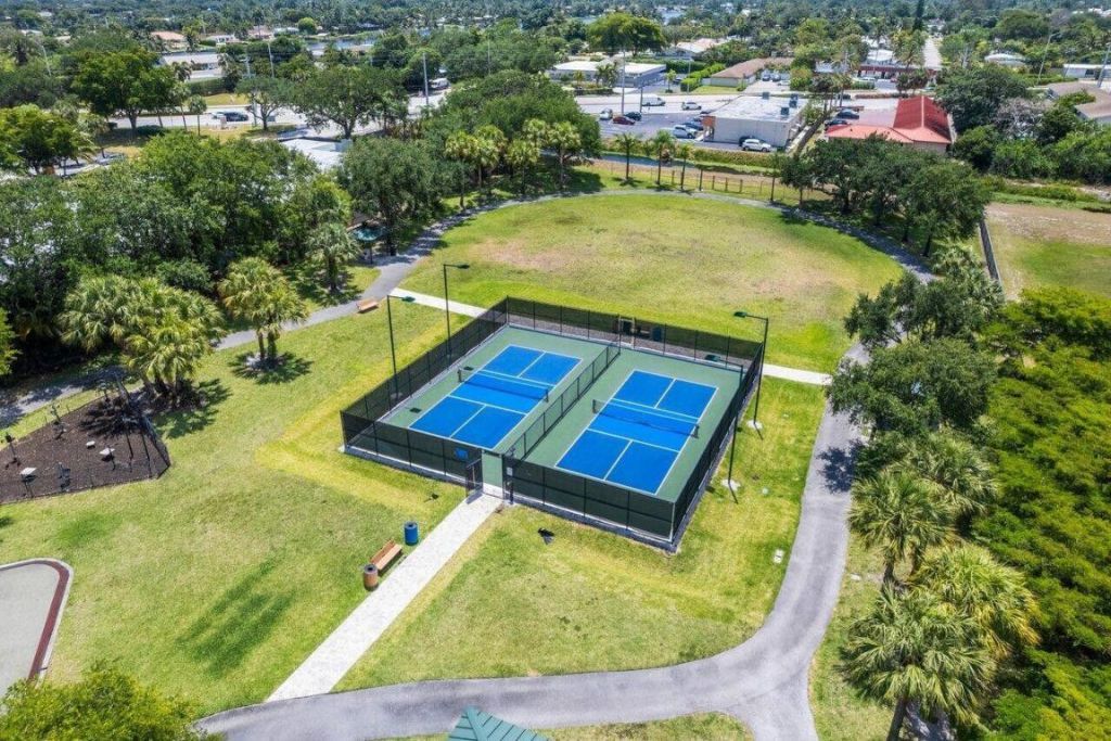 7150 W Lake Drive, Lake Clarke Shores, FL 33406 Photo