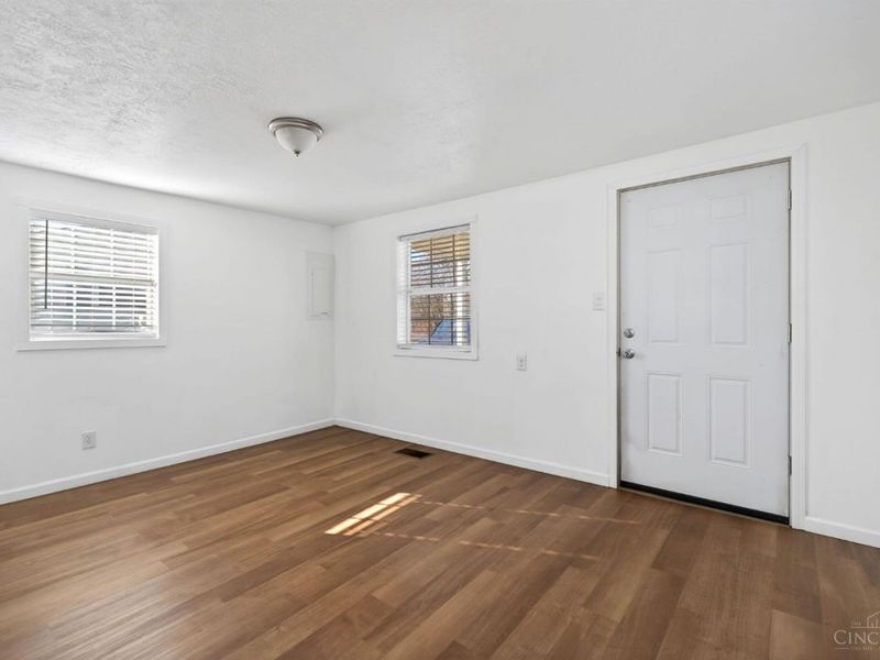 492 Seven Mile Avenue, New Miami, OH 45011 Photo 4