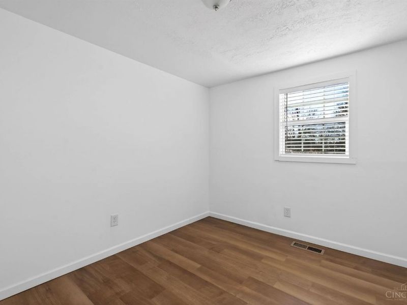 492 Seven Mile Avenue, New Miami, OH 45011 Photo 8