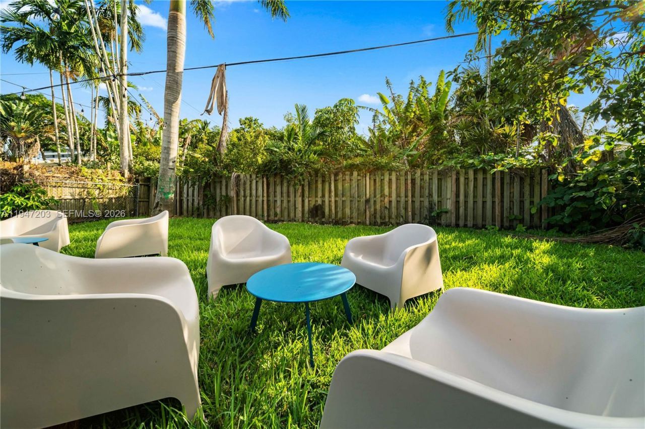 1250 NE 110th St, Miami, FL 33161 Photo