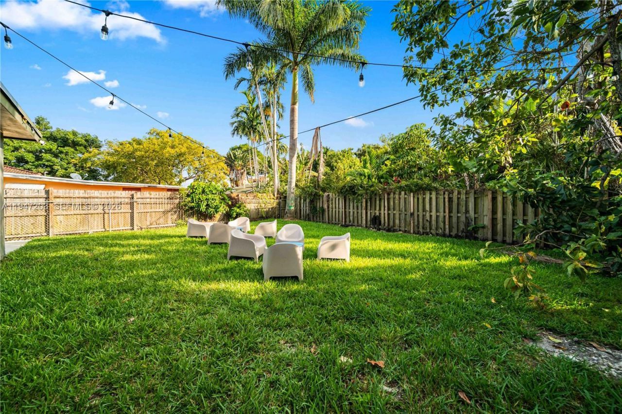 1250 NE 110th St, Miami, FL 33161 Photo