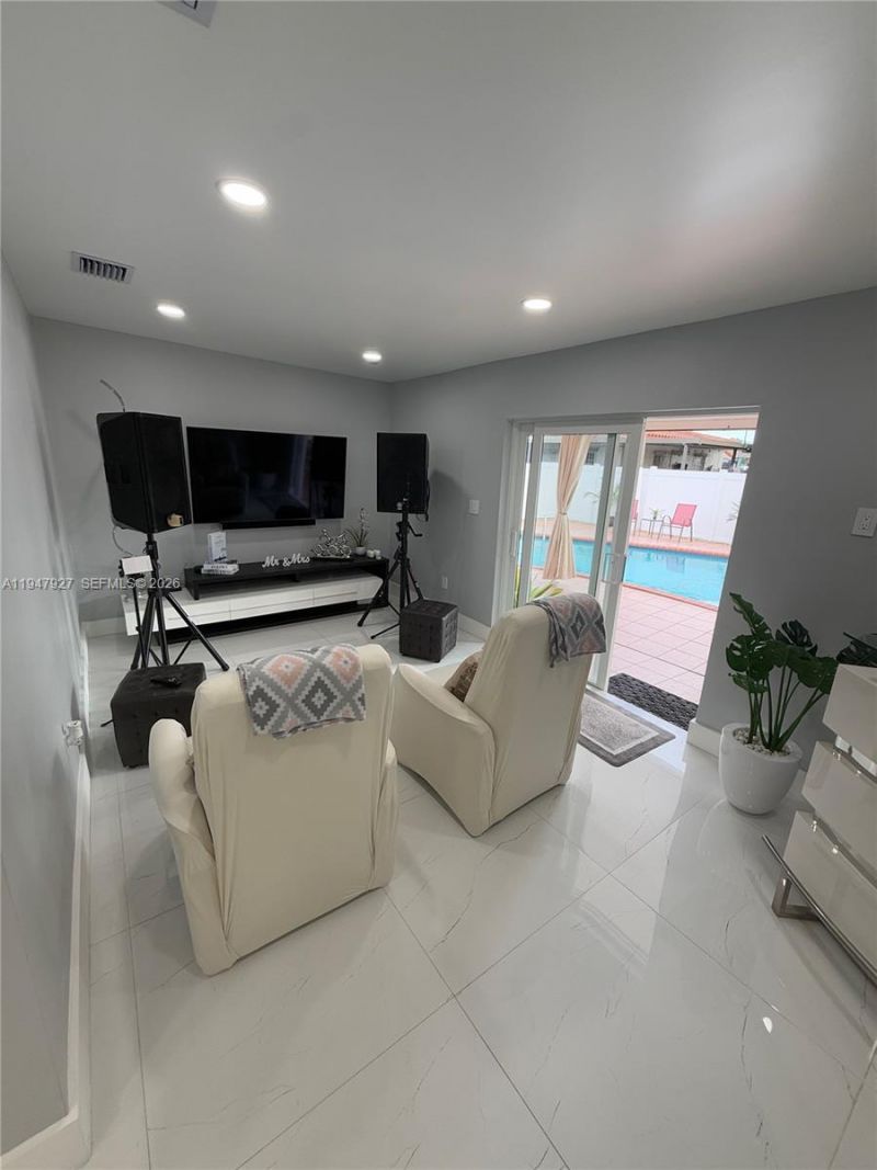 380 W 41st St , Hialeah, FL 33012 Photo