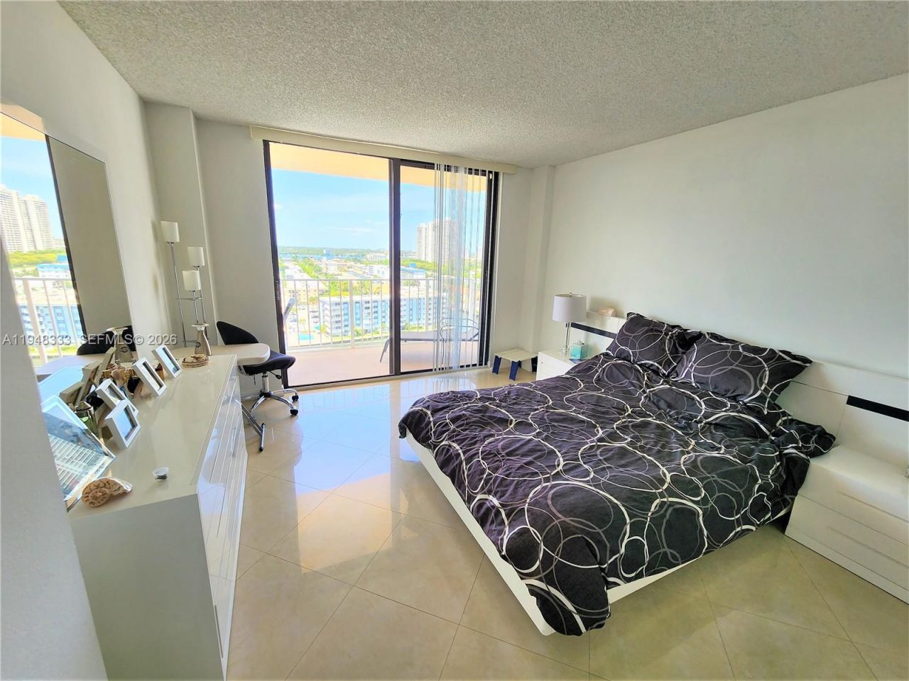 290 174th St, Unit 1607, Sunny Isles Beach, FL 33160 Photo