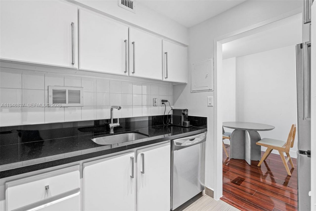 1000 West Ave, Unit 609, Miami Beach, FL 33139 Photo
