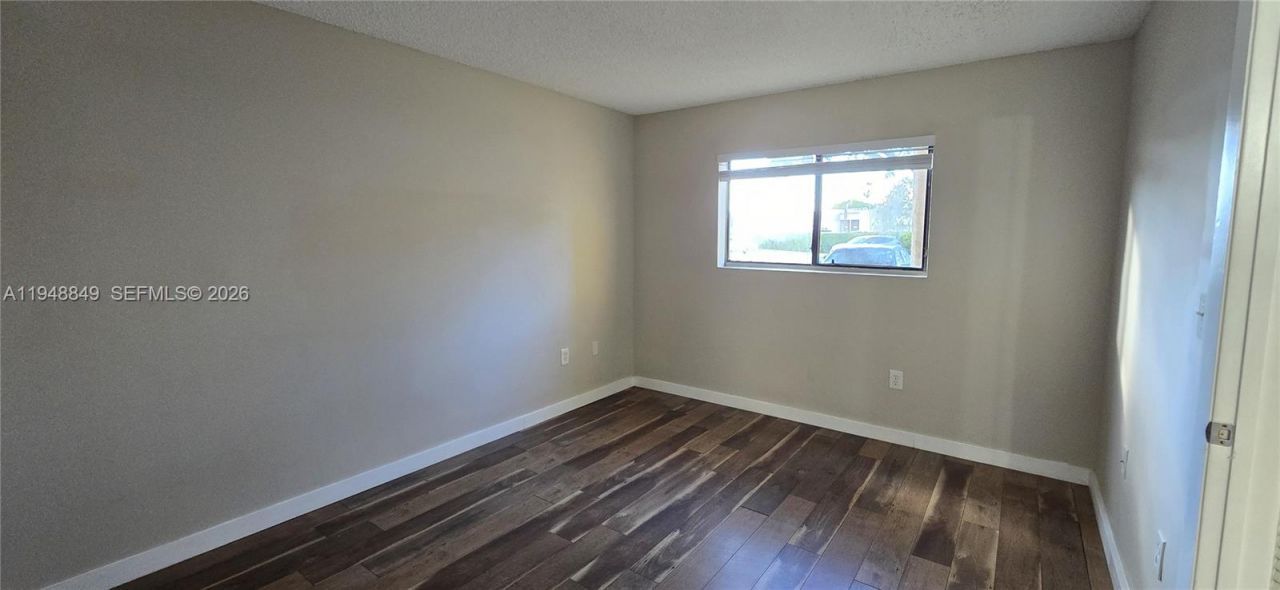 251 W Palm Cir W, Unit 102, Pembroke Pines, FL 33025 Photo