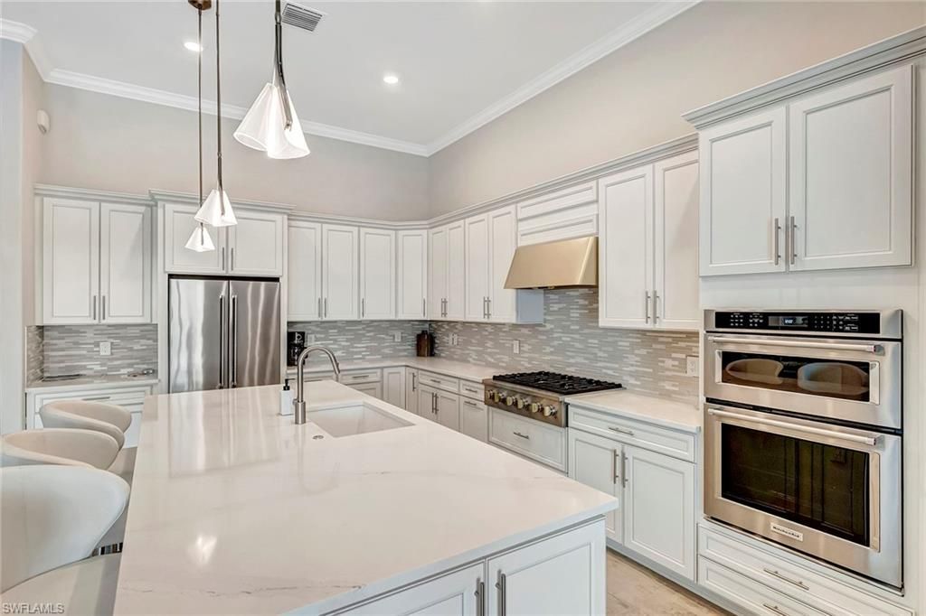 9574 Everglades Dr, Naples, FL 34120 Photo
