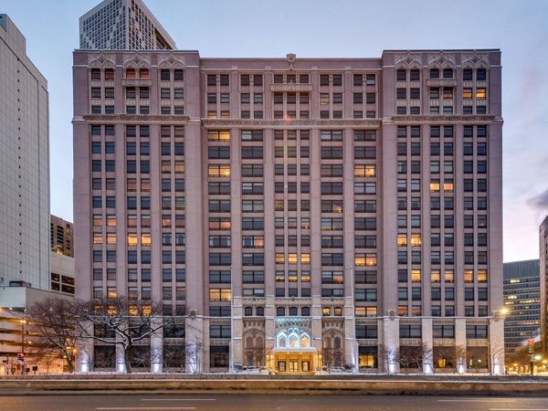 680 N Lake Shore Drive, Unit 821, Chicago, IL 60611