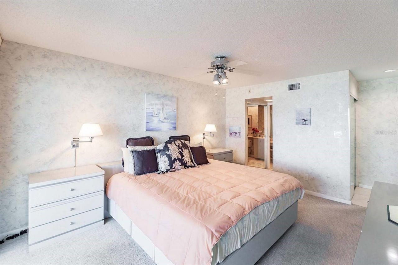 1055 W Peppertree Drive, Unit 802AA, Sarasota, FL 34242 Photo