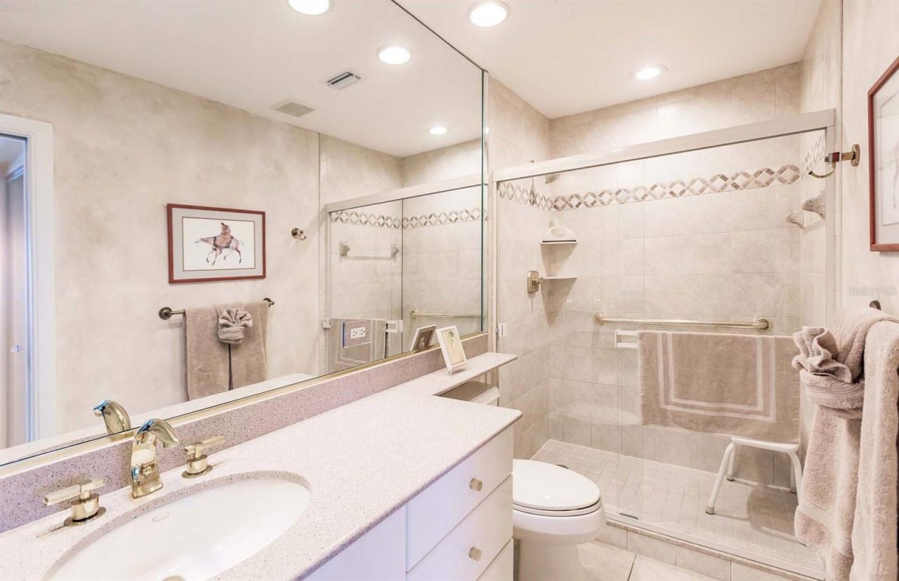 1055 W Peppertree Drive, Unit 802AA, Sarasota, FL 34242 Photo