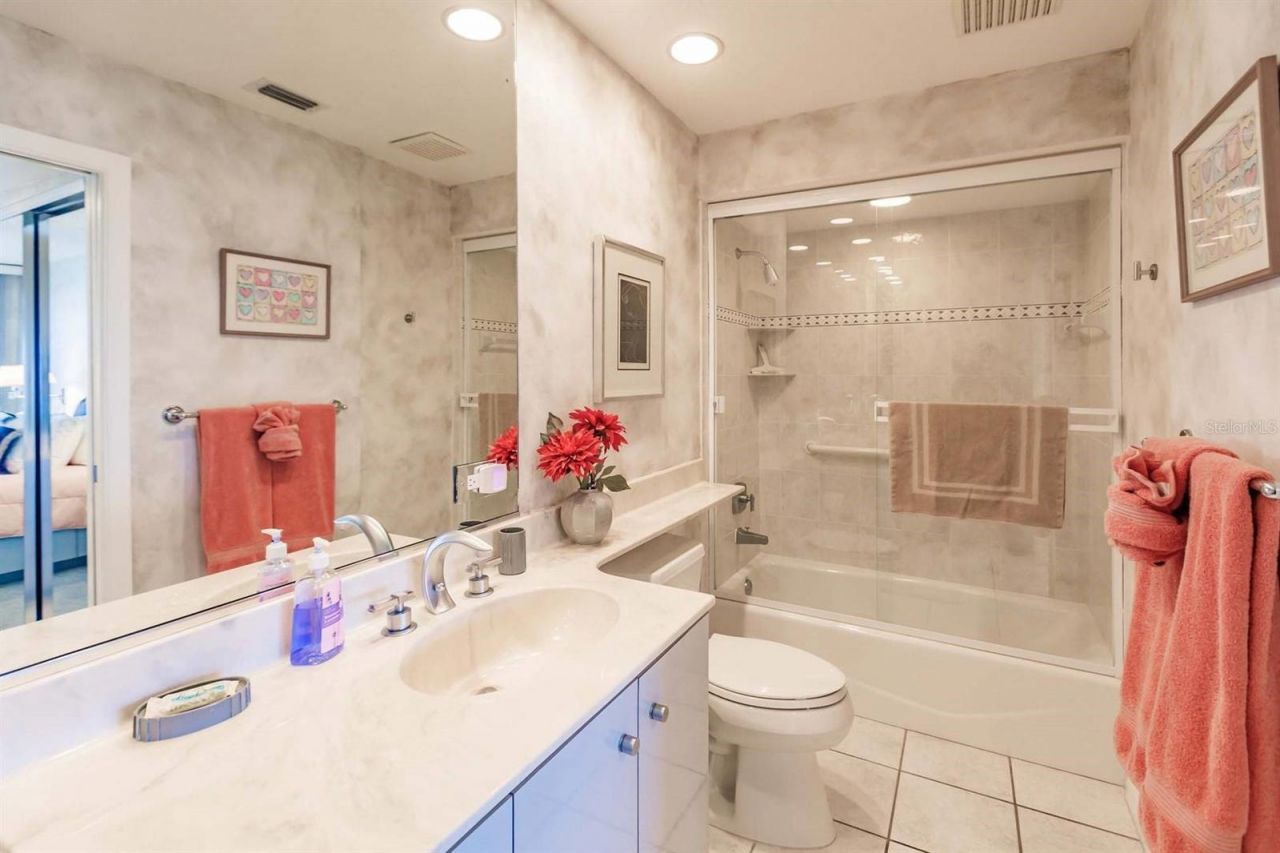 1055 W Peppertree Drive, Unit 802AA, Sarasota, FL 34242 Photo