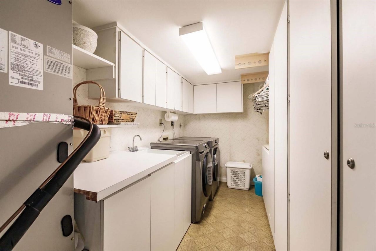 1055 W Peppertree Drive, Unit 802AA, Sarasota, FL 34242 Photo