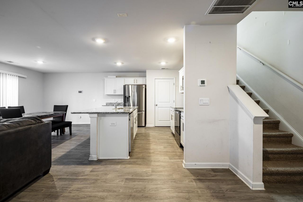 1039 Belmont Green Road  Photo 4